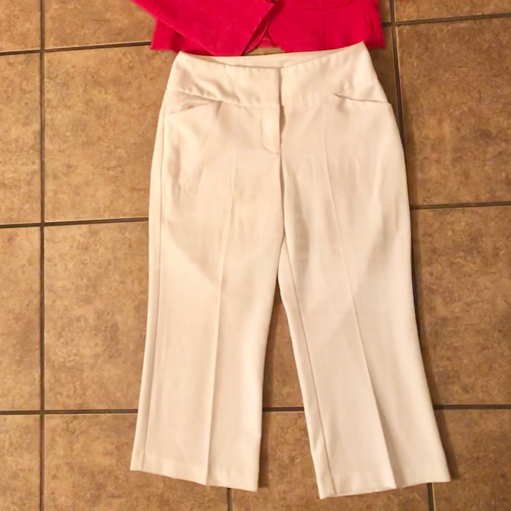White Capri pants - Picture 4 of 8